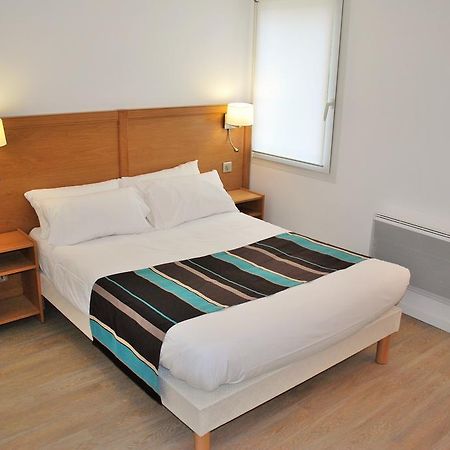 Hotel Le Relais Des Champs อูเชนี-เลส์-แบงส์ ภายนอก รูปภาพ