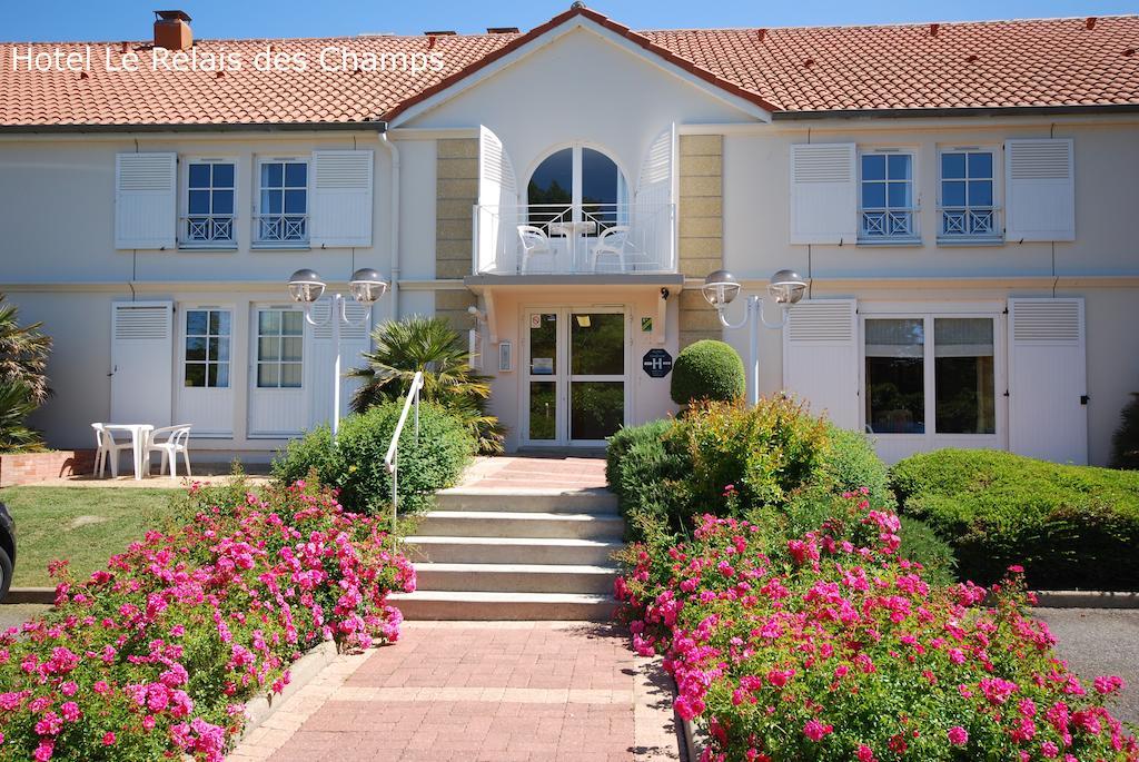 Hotel Le Relais Des Champs อูเชนี-เลส์-แบงส์ ภายนอก รูปภาพ