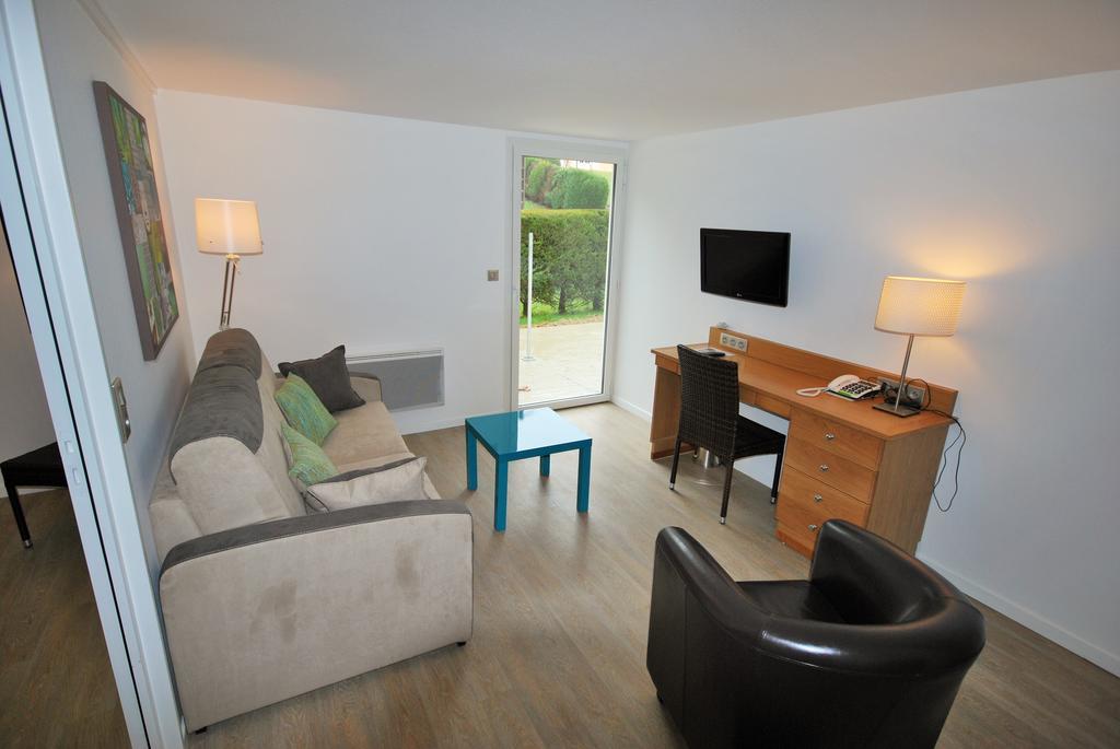 Hotel Le Relais Des Champs อูเชนี-เลส์-แบงส์ ภายนอก รูปภาพ