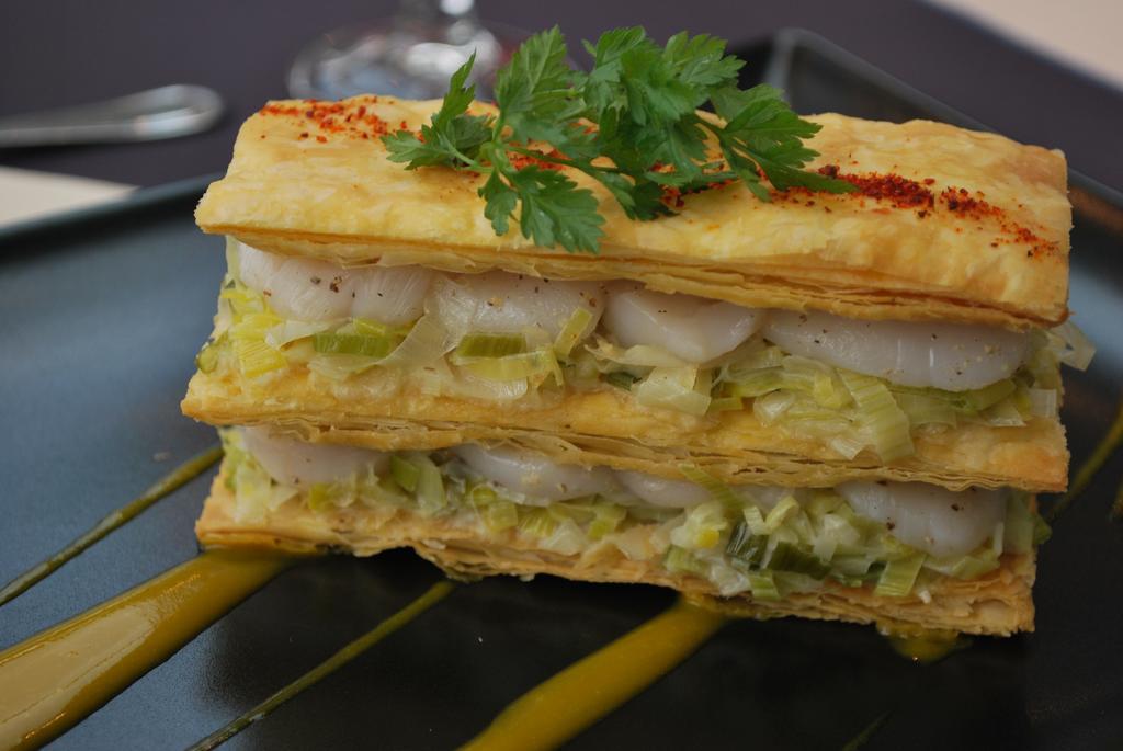 Hotel Le Relais Des Champs อูเชนี-เลส์-แบงส์ ภายนอก รูปภาพ
