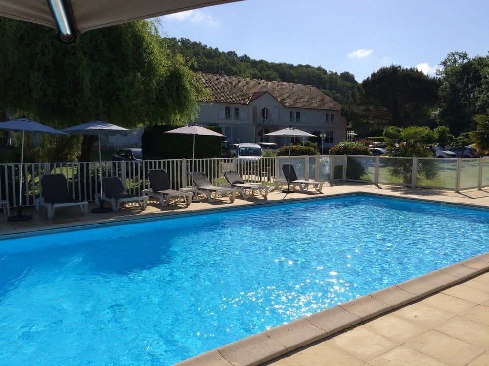 Hotel Le Relais Des Champs อูเชนี-เลส์-แบงส์ ภายนอก รูปภาพ