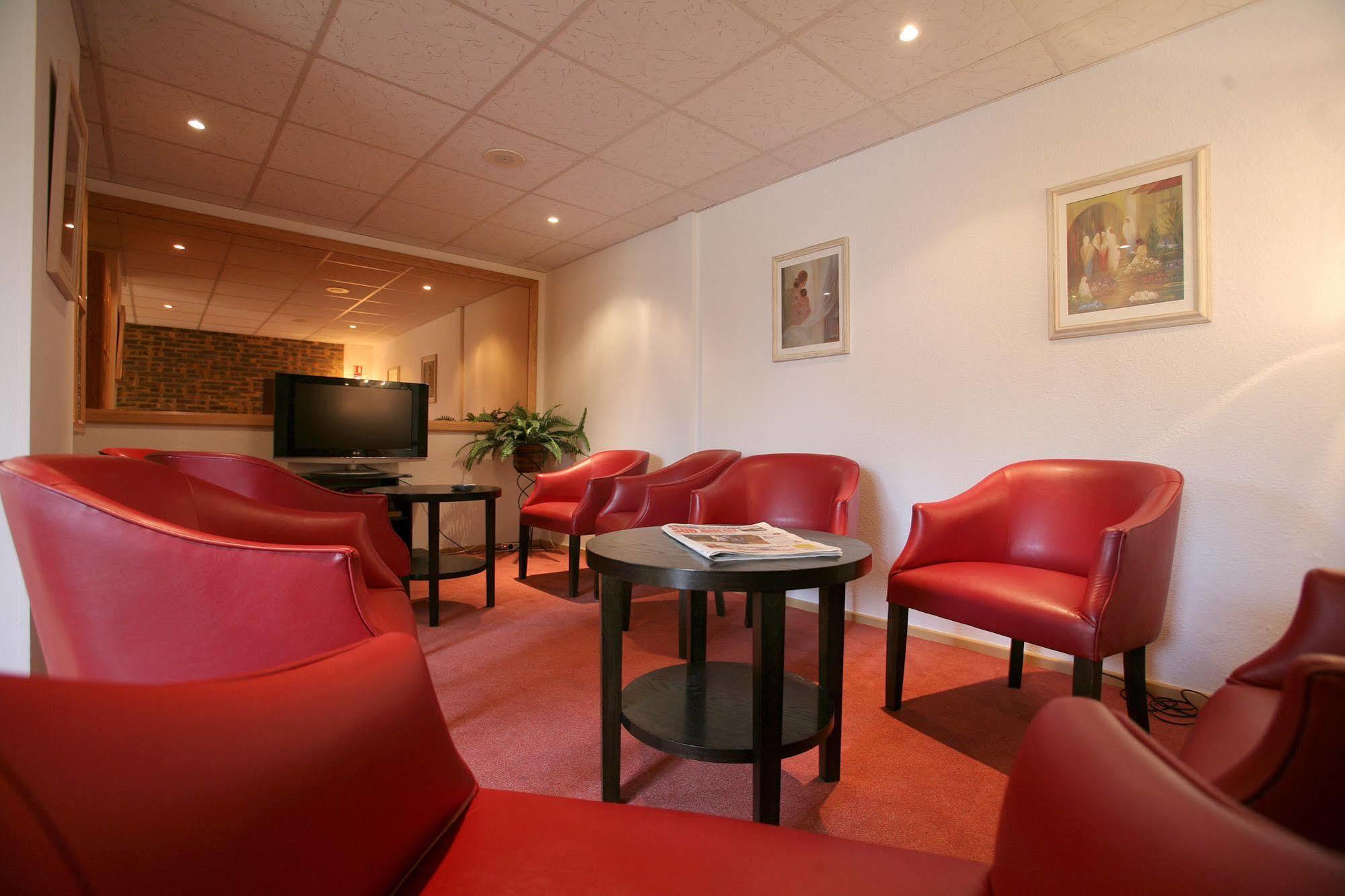 Hotel Le Relais Des Champs อูเชนี-เลส์-แบงส์ ภายนอก รูปภาพ