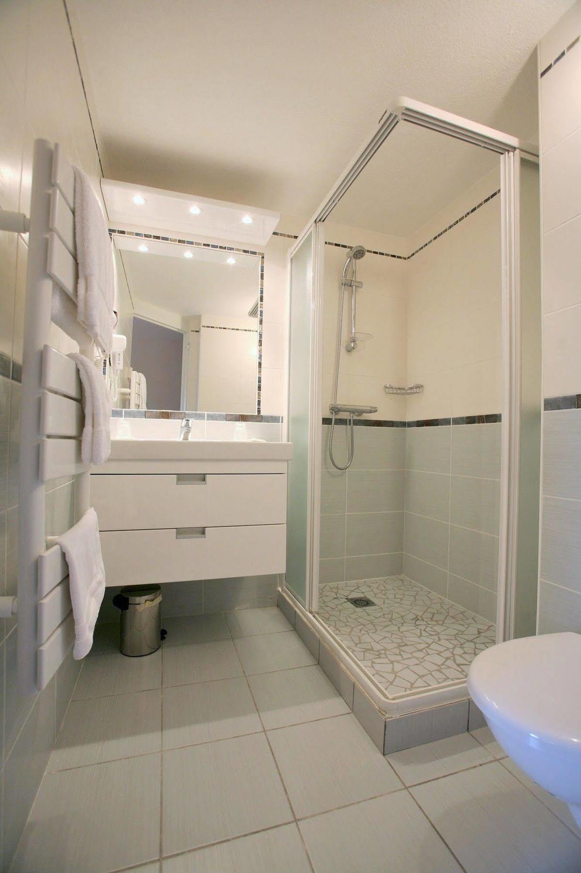 Hotel Le Relais Des Champs อูเชนี-เลส์-แบงส์ ภายนอก รูปภาพ
