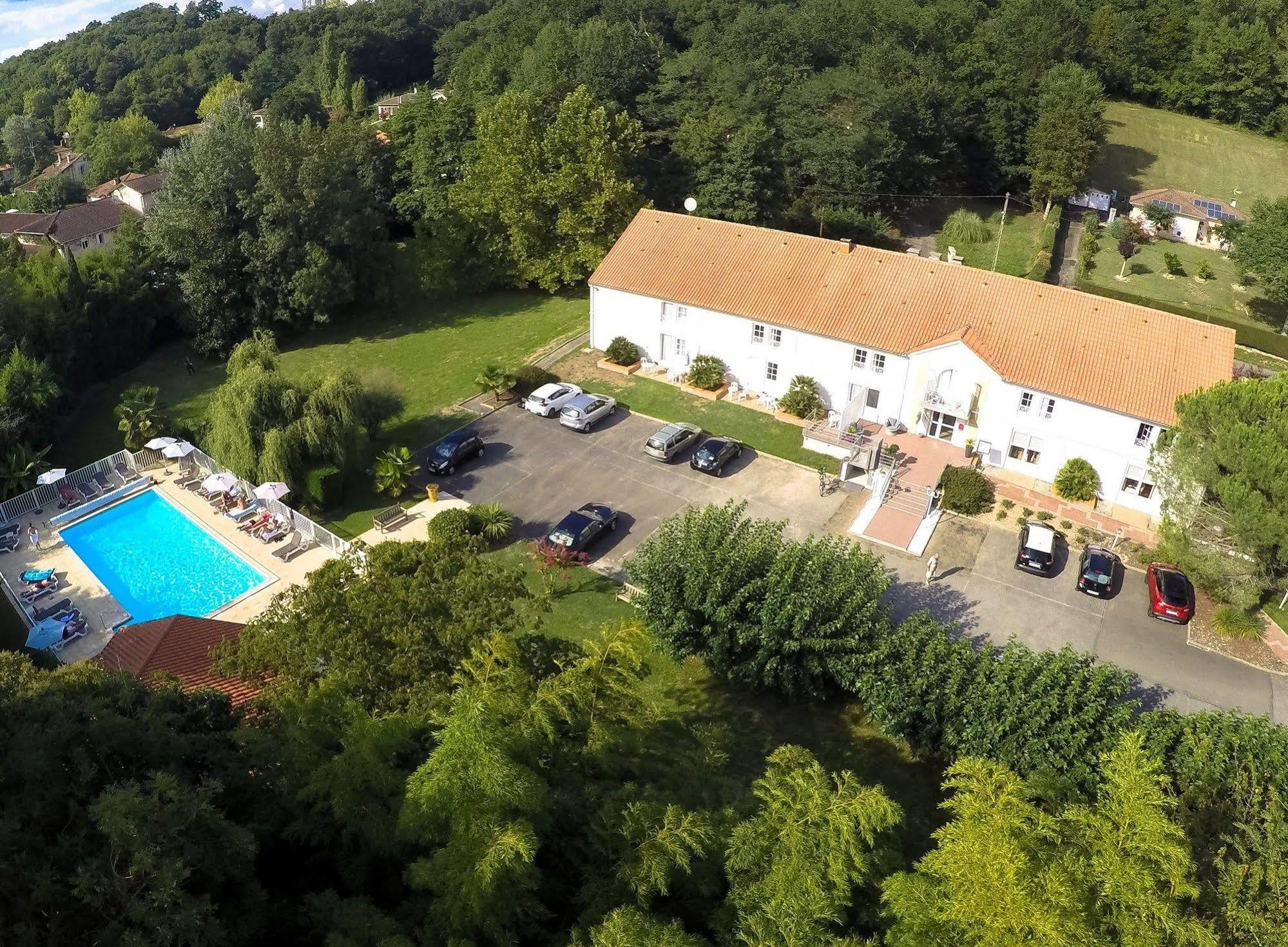 Hotel Le Relais Des Champs อูเชนี-เลส์-แบงส์ ภายนอก รูปภาพ