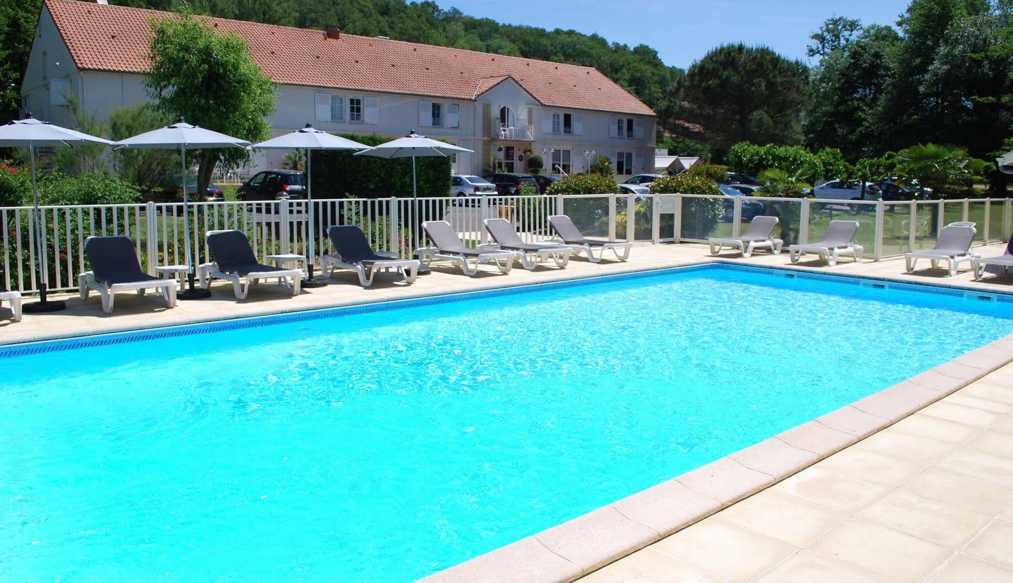 Hotel Le Relais Des Champs อูเชนี-เลส์-แบงส์ ภายนอก รูปภาพ